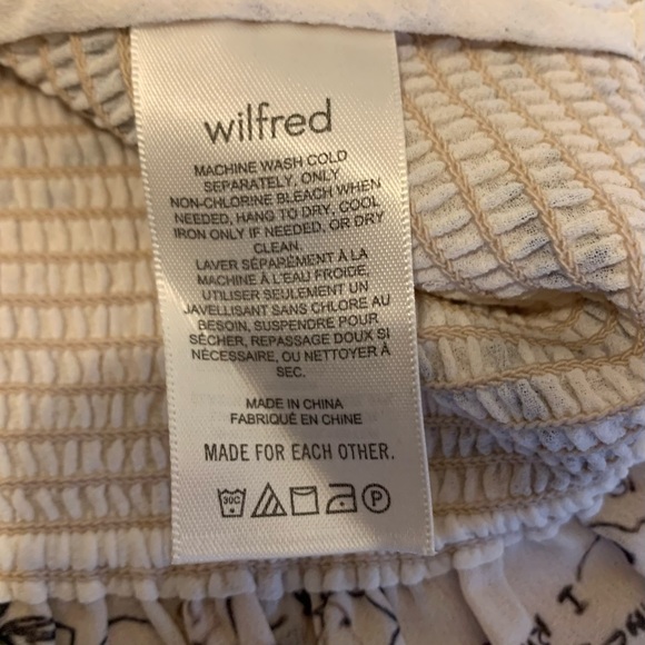 Aritzia wilfred tempest blouse Nature Illustrated Smocked Crop Top - Picture 7 of 9